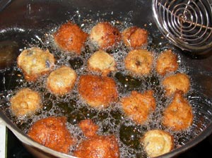 Beignets plongés dans l'huile