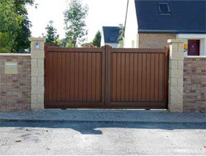 Portail droit en bois