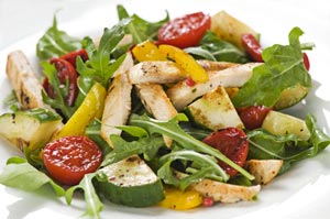 Accompagnement de roquette dans l'assiette