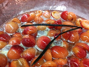Cuisson de confiture d'abricot