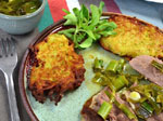 Agneau rôti avec galettes de pommes de terre et sauce à l'aillet