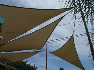 Voiles d'ombrage à bords renforcés
