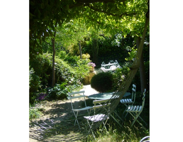 Aménager un jardin en longueur : conseils, astuces, idées de ...
