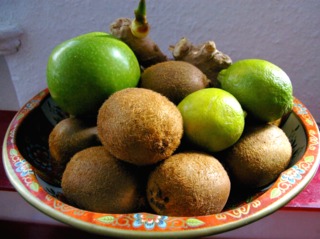 Kiwis et pomme
