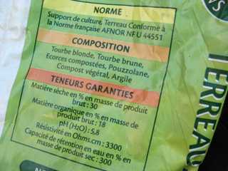Etiquette de composition sur un sac de terreau