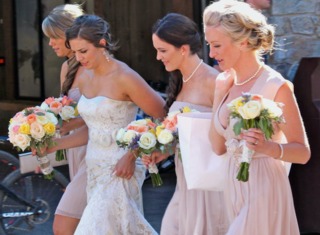 Bouquets de roses pastel, simples et chics