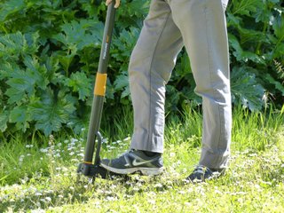 Utilisation du désherbeur Fiskars