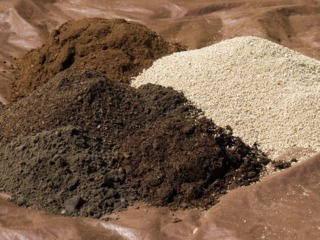 Mélange pour substrat : vermiculite, compost, tourbe