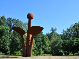 Sculpture monumentale en acier corten