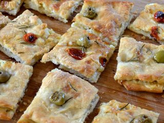 Fougasse au Cantal (zoom) Fougasse au Cantal (zoom)