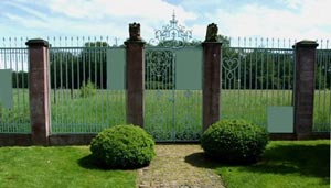 Plaques sur clôture