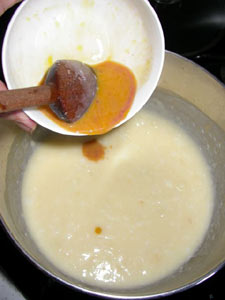 vinaigre et jaune d'oeuf