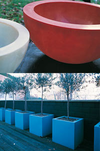 Pots et bacs de couleurs vives