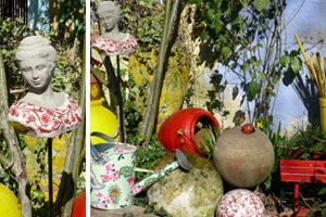 Touches de rouge par les accessoires de jardin