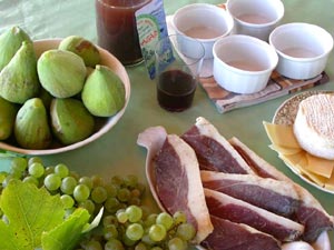 Ingrédients de l'aspic à la figue et au raisin