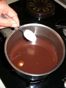 Agag-agar dans le jus de raisin