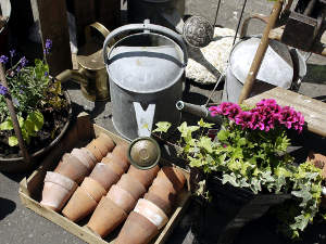Objets pour le jardin en brocante