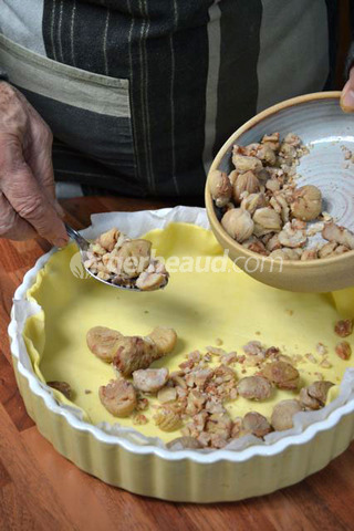 Disposition de la pâte à tarte