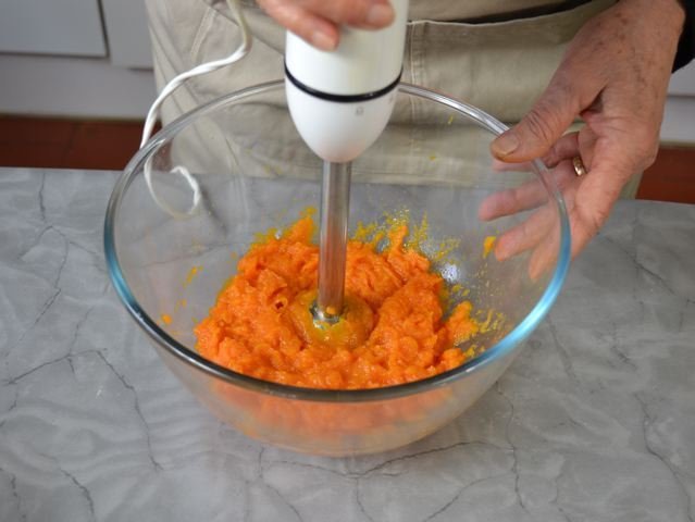 Passage de la préparation au mixer