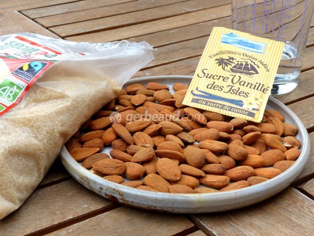 Ingrédients pour amandes caramélisées