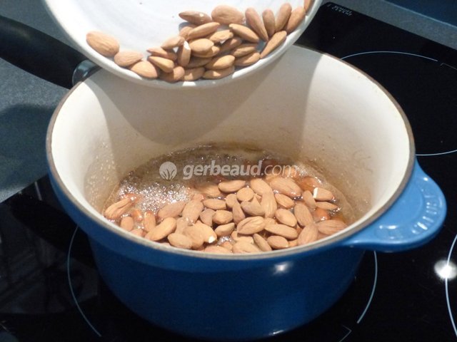 Incorporation des amandes