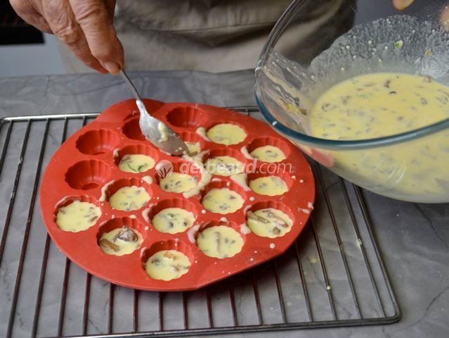 Remplissage des moules en silicone