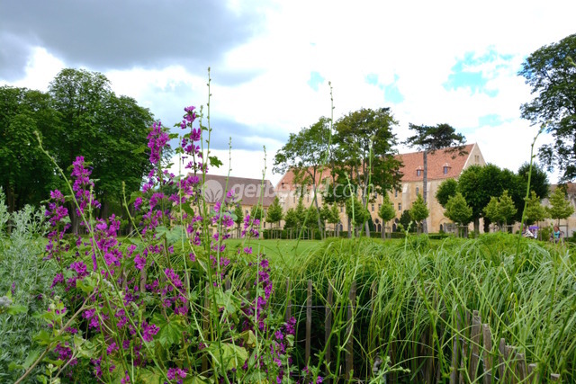 Abbaye de Royaumont, vue depuis le potager