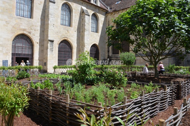 Jardin des 9 carrés, Abbaye de Royaumont