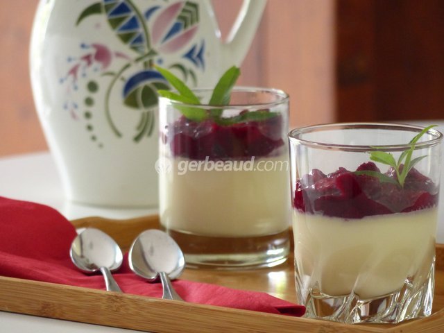Panna cotta verveine pêches de vigne