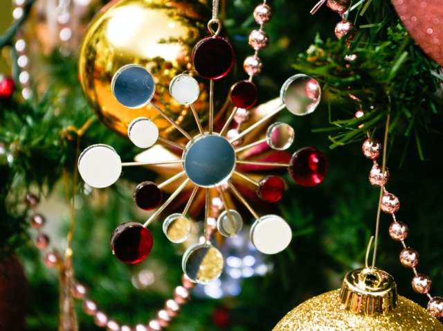 Entre boule et étoile de Noël