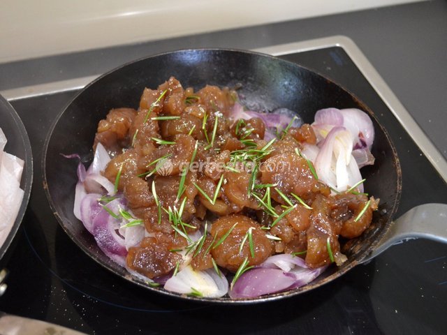 Cuisson des oignons et marrons (châtaignes)