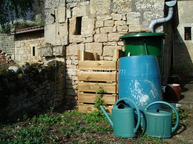 Cuve eau de pluie enterrée : infos et conseils  Cuve eau de pluie,  Citerne, Recuperateur eau de pluie