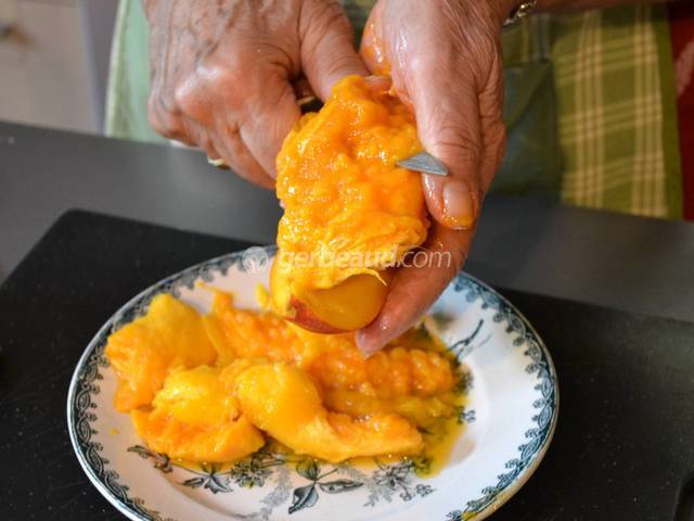 Récupération de la chair de mangue