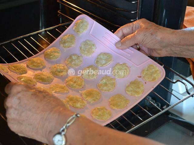 Cuisson des sablés au four