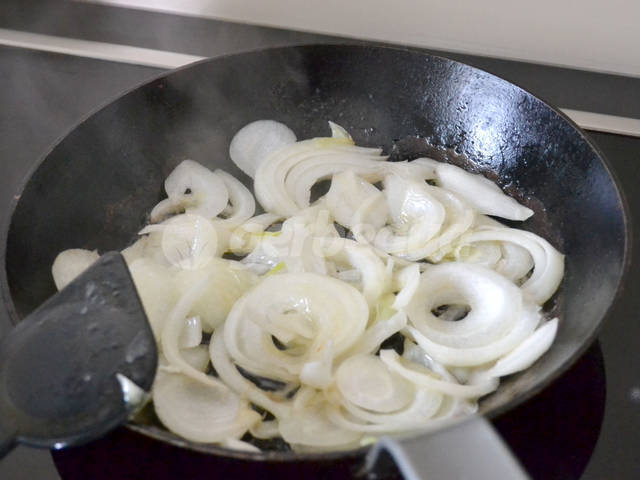 Oignon revenu dans le beurre