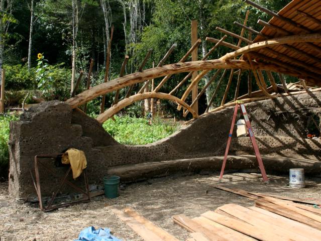 Construction écologique dans un écovillage