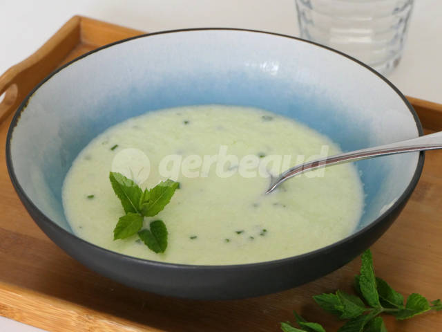 Soupe froide au concombre