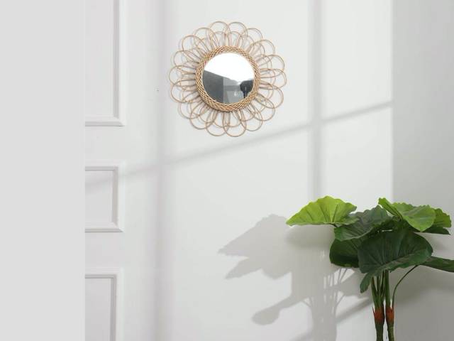 Miroir en rotin tressé