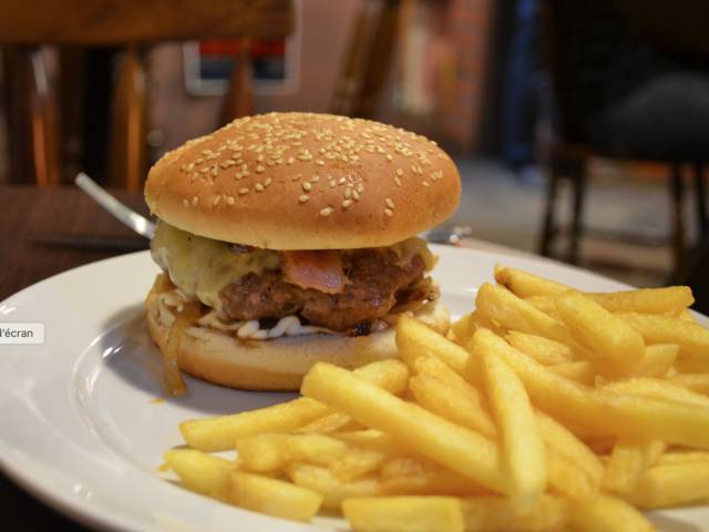 Hamburger frites : un menu à index glycémique élevé