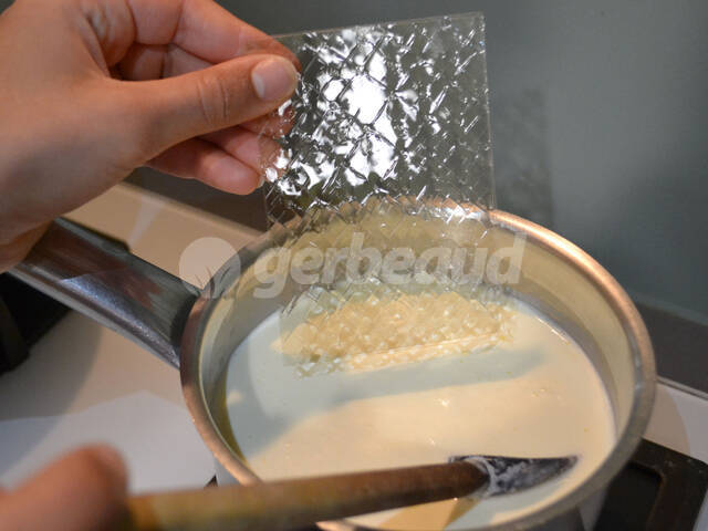 Incorporation des feuilles de gélatine