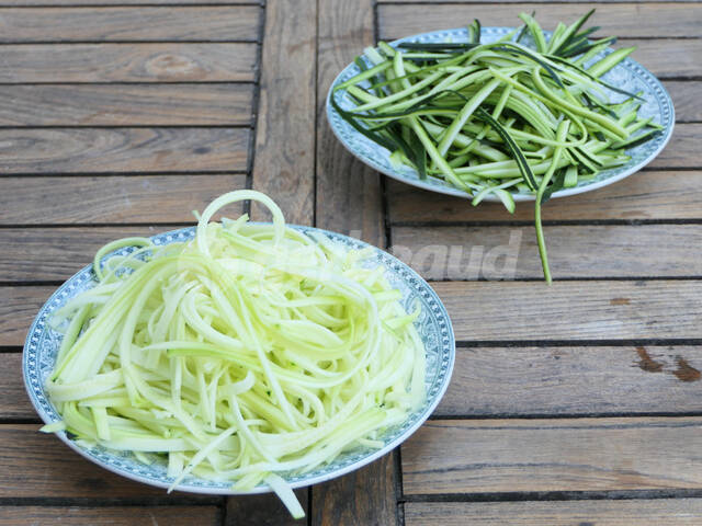 Courgettes passées au coupe-spirale