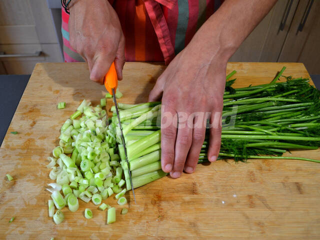 Découpe des tiges de fenouil