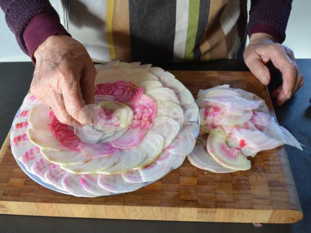 Disposition dans le plat de service