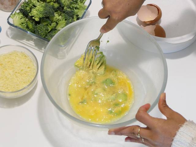 Mélange oeufs - avocat