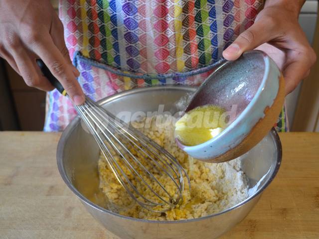 Incorporation du beurre fondu