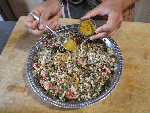 Ajout des épices (ras-el-hanout)