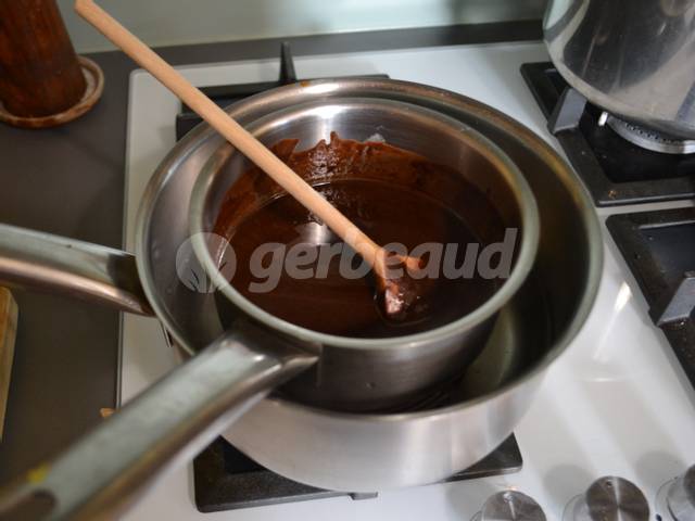 Chocolat fondu au bain-marie