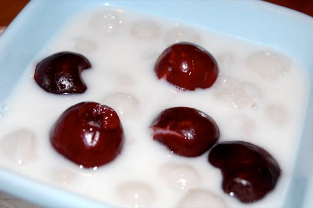 Balles de taro, cerises et crème de coco !