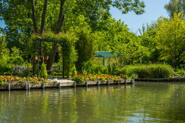 Jardins fleuris des hortillonnages d'Amiens