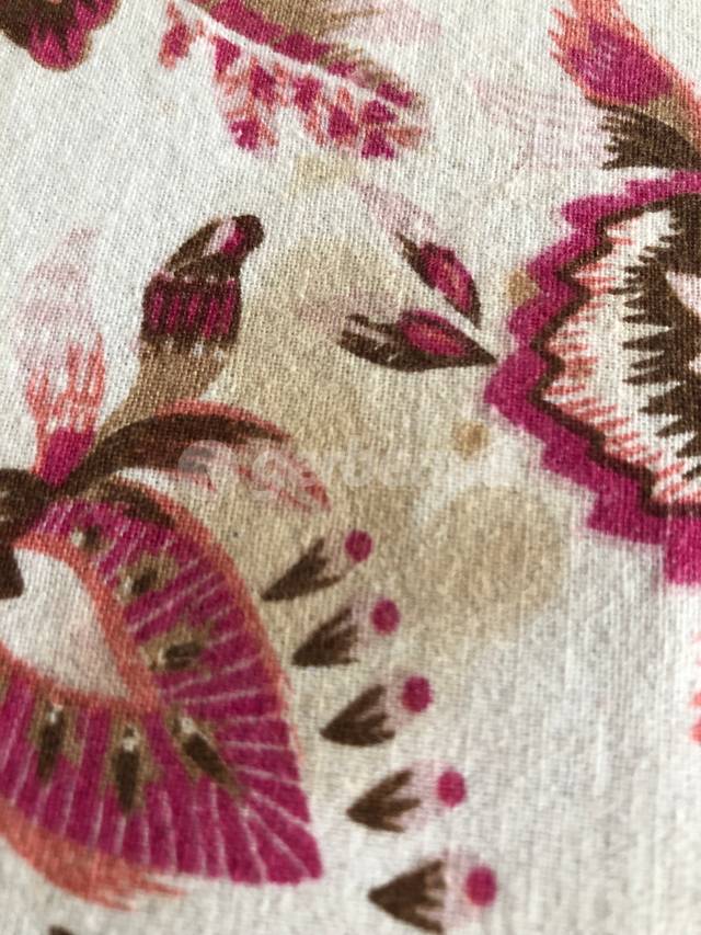 Tache de café sur une nappe